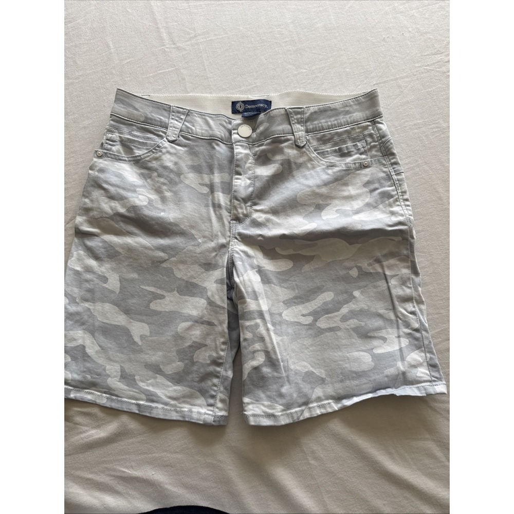 Democracy Absolution Camo Boyfriend Shorts Women 14 Gray White Denim